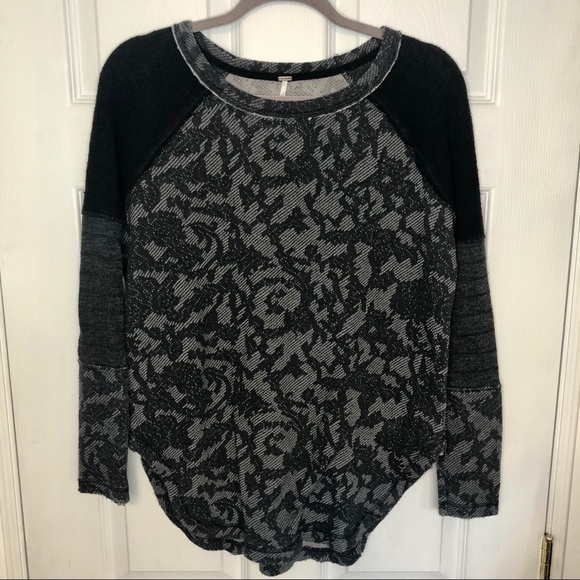 Free People Tops - Free People Thermal Grey & Black Lace printed top with Zippers XS